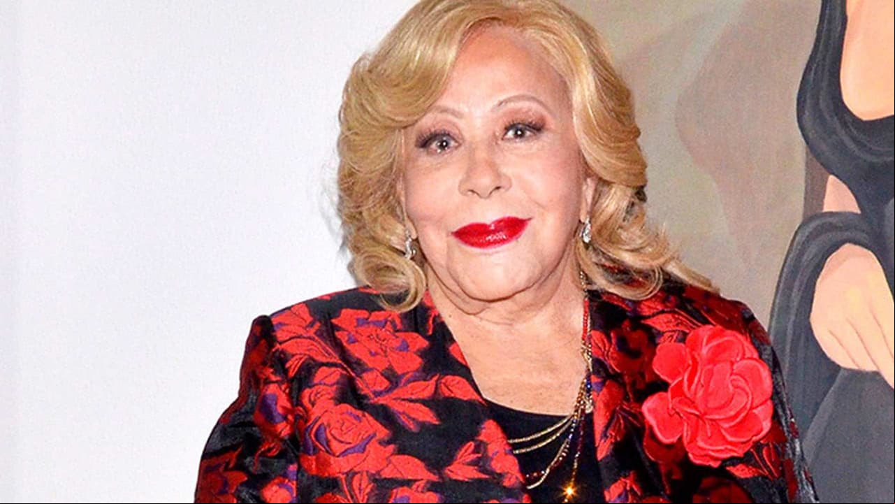 Silvia Pinal sale del hospital